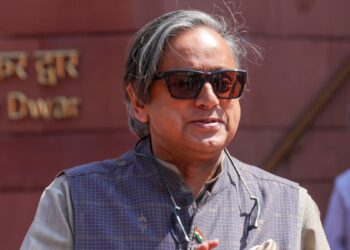 'Nehru-Gandhi family proved that...', Tharoor calls dynastic politics a threat to democracy