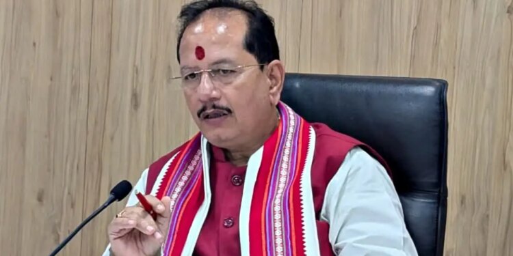 बिहार की राजनीति में नया विवाद: विजय सिन्हा के काफिले पर हमला, RJD के साथ SP को भी लिया लपेटे में&nbsp;