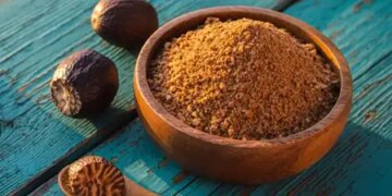 Nutmeg not only improves the taste of food but also enhances the glow of the skin, know its countless benefits.