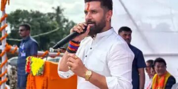 On Tejashwi's reservation statement, Chirag Paswan said - thinking of getting votes by scaring people is wrong.