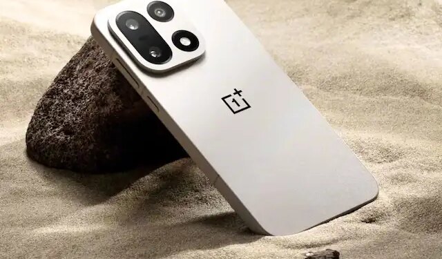 भारत में लॉन्च से पहले ही&nbsp;OnePlus 15 की कीमत से उठा पर्दा! फीचर्स के साथ जाने कितने में मिलेगा ये फ्लैगशिप स्मार्टफोन&nbsp;
