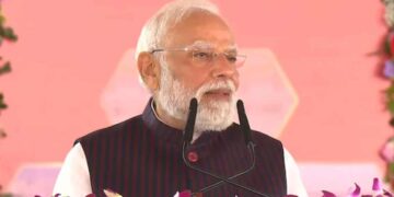 PM Modi Slams RJD-Congress in Ara Rally: Says CM Post Taken at Gunpoint, NDA Set for Record Win | 'The post of CM is held with a sword on his forehead...' PM Modi roared in Ara, lambasted the Grand Alliance. News Track in Hindi