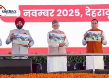 PM Modi in Uttarakhand Uttarakhand Foundation Day | Spiritual Capital PM Narendra Modi PM Modi gave the roadmap for developed Uttarakhand, laid the foundation stone of projects worth more than eight thousand crores. News Track in Hindi
