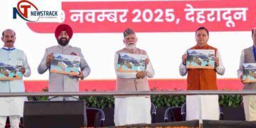 PM Modi in Uttarakhand Uttarakhand Foundation Day | Spiritual Capital PM Narendra Modi PM Modi gave the roadmap for developed Uttarakhand, laid the foundation stone of projects worth more than eight thousand crores. News Track in Hindi