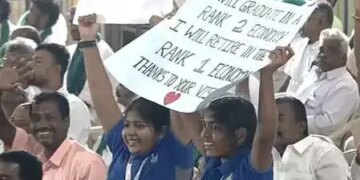 कोयंबटूर में भाषण रोककर पीएम मोदी ने की बच्चियों की तारीफ, तालियों से गूंजा पंडाल