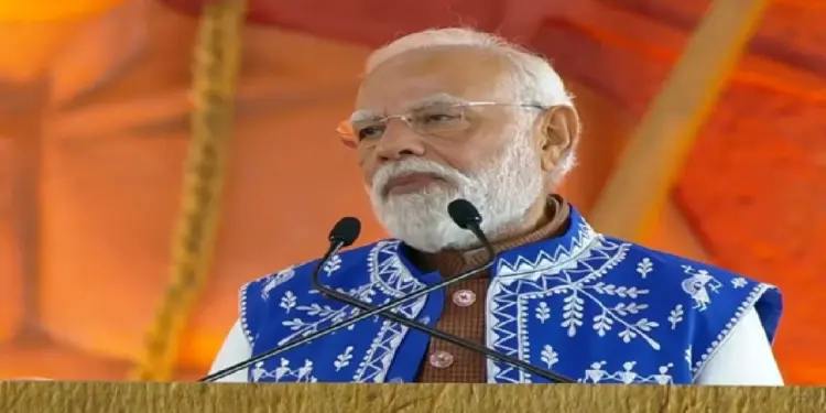 PM Narendra Modi At Tribal Pride Day Event: Referring to the injustice done to the tribal community by Congress governments for six decades, PM Narendra Modi lashed out at the injustice done to the tribal community by Congress governments for six decades.