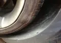 People again scared in Delhi, passersby got scared after loud noise near Hotel Radisson. Tire of DTC bus burst.