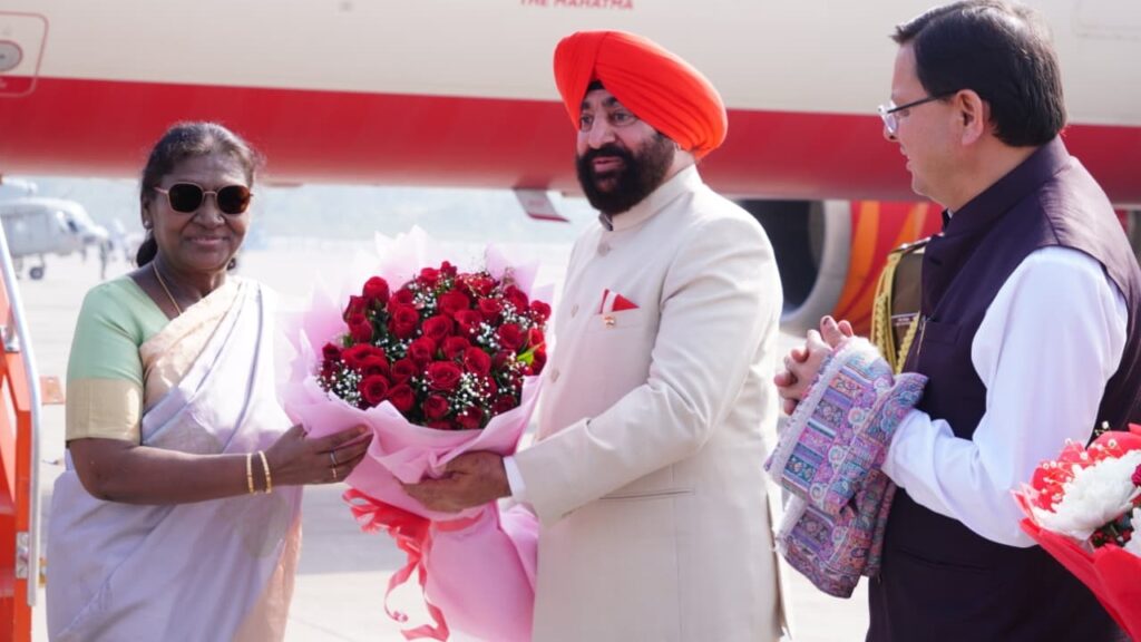 President Murmu Joins Patanjali University Convocation Ceremony in Haridwar | President Murmu reached Uttarakhand, attended the convocation ceremony of Patanjali University. News Track in Hindi