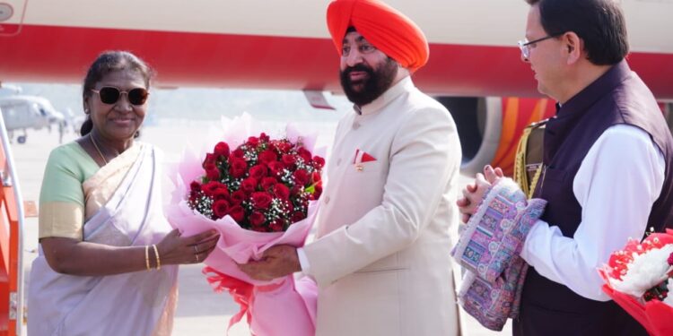 President Murmu Joins Patanjali University Convocation Ceremony in Haridwar | President Murmu reached Uttarakhand, attended the convocation ceremony of Patanjali University. News Track in Hindi