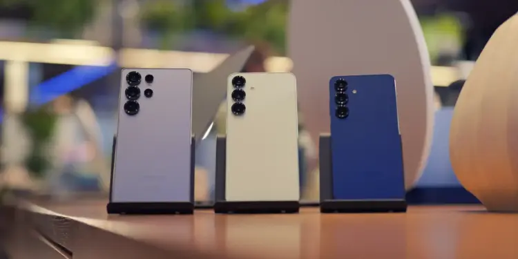 Samsung की अगली फ्लैगशिप सीरीज़ का खुलासा! Galaxy S26 Ultra में आएंगे ये धांसू फीचर्स, iPhone को मिलेगी कांटे की टक्कर