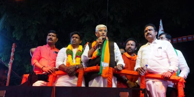 Shekhawat's powerful road show in Hyderabad sought support from public in Jubilee Hills by-election