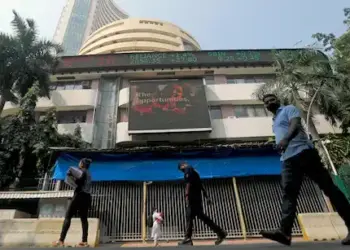 Stock Market Closing : गिरावट में शुरुआत के बाद बढ़त के साथ बंद हुआ बाजार,&nbsp;निफ्टी 25,775 के पास, सेंसेक्स&nbsp;83,978 पर बंद