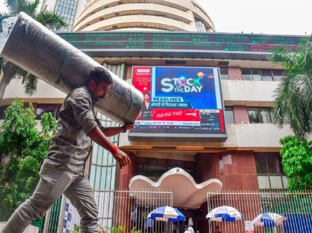 Stock Market Opening : सप्ताह के तीसरे दिन शेयर बाजार का जोश हाई, सेंसेक्स 367 अंक उछला निफ्टी भी 25, 800 के पार 