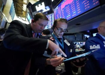 Stocks to Watch :&nbsp;मार्केट ओपनिंग से पहले जानिए किन शेयरों में आज बन सकता है पैसा ?&nbsp;Groww, Tata Power समेत इन स्टॉक्स में दिखेगी तेजी&nbsp;