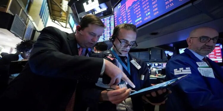 Stocks to Watch :&nbsp;मार्केट ओपनिंग से पहले जानिए किन शेयरों में आज बन सकता है पैसा ?&nbsp;Groww, Tata Power समेत इन स्टॉक्स में दिखेगी तेजी&nbsp;