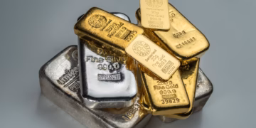 Tax reduced on gold and silver across India. People will get a chance to buy cheaply. New prices applicable from today.