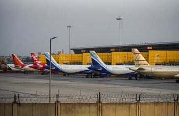 Technical glitch in air traffic control at the airport in the capital Delhi, more than 100 flights delayed