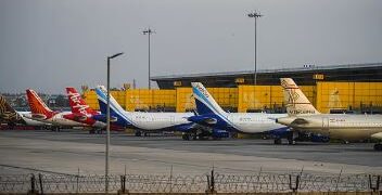 Technical glitch in air traffic control at the airport in the capital Delhi, more than 100 flights delayed