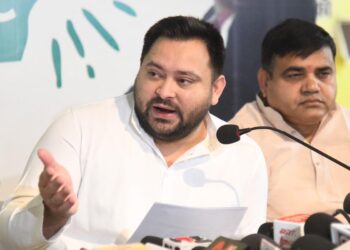 Tejashwi Yadav took a dig at NDA's manifesto, said- 'An apology letter should be brought instead'