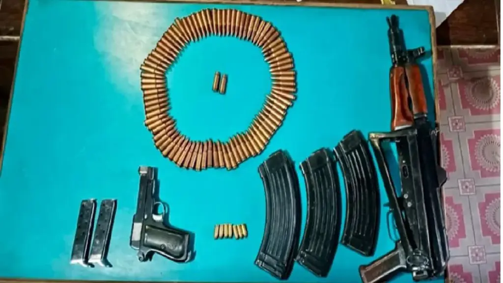 Terrorist Gang Busted: A female doctor who was helping terrorists was also arrested, Dr. Shaheen is a resident of Lucknow, a total of 8 people have been arrested so far, Female doctor who was helping terrorists also arrested. Dr. Shaheen is a resident of Lucknow. A total of 8 people have been arrested so far.