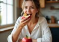 The secret of glowing skin, sharp mind and strong heart hidden in apple, you will be surprised to know the benefits.