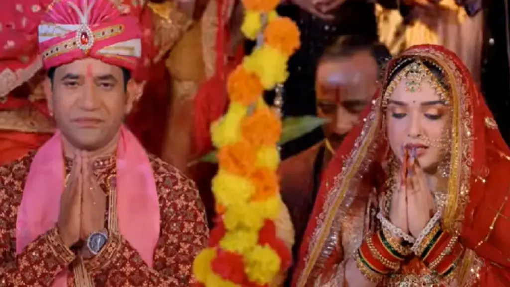 This farewell special song of Amrapali Dubey will make you emotional in the wedding season, taking seven rounds with Nirahua