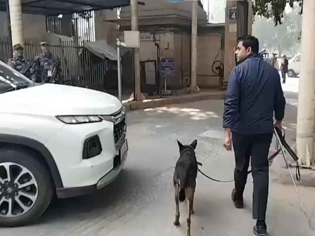 Threats were received to bomb these courts of Delhi, truth came out after search