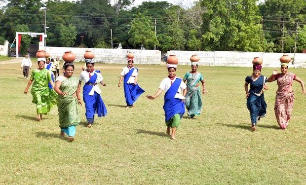 Traditional games celebrated in Vagad Mahotsav, colors of folk culture spread with enthusiasm