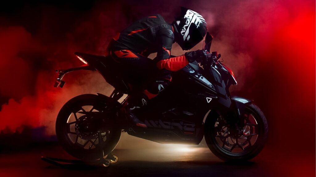 Ultraviolette Crossfade helmet