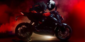 Ultraviolette Crossfade helmet