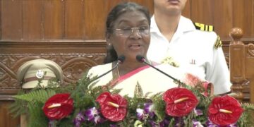 Uttarakhand 25th foundation day President Murmu Praises Dhami Govtâ€™s Progress | The face of Uttarakhand changed in 25 years! President Draupadi Murmu said a big thing in the assembly, praised Dhami government. News Track in Hindi