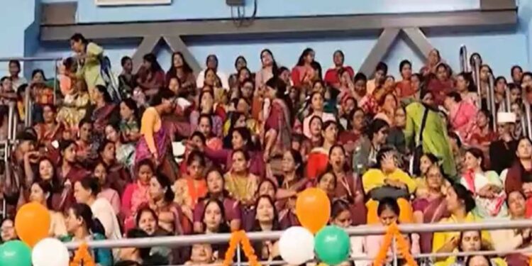 Uttarakhand ‘Janani Bhi Janneta Bhi’ Women Empowerment Celebration | 'Janani Bhi Janneta Bhi' program in Uttarakhand, honoring women. News Track in Hindi