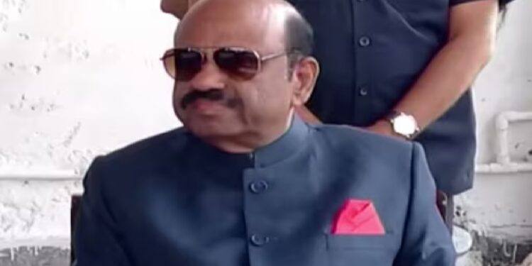 West Bengal Governor Warns TMC MP: West Bengal Governor CV Anand Bose warned Mamata Banerjee's MP Kalyan Banerjee of serious consequences for not apologizing, this allegation was made at Raj Bhawan, West Bengal Governor cv ananda bose Warns mamata Banerjee s TMC MP kalyan Banerjee over his allegation of arms distribution from raj bhawan.