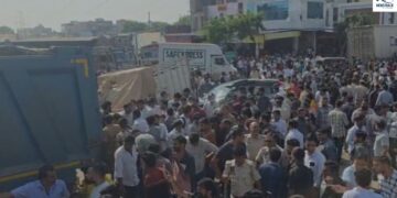 jaipur truck accident news rajasthan jaipur truck accident news lohamandi road | Jaipur Accident: Uncontrollable dumper hits car, crushes 50 people, 13 die painfully. News Track in Hindi