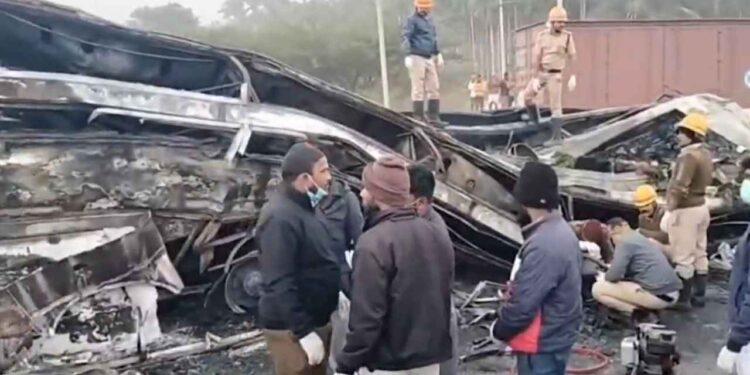 10 people died in truck and bus collision in Karnataka, PM Modi announced ex-gratia
