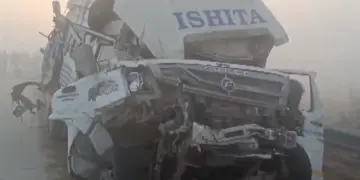 11 vehicles collided with each other on Yamuna Expressway, huge number of casualties. Everything got ruined.