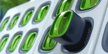 150 electric charging and 13 battery swapping stations will open soon in Noida.
