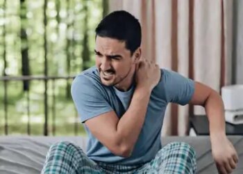 Stiff muscles become the cause of pain due to cold air, know how to get relief with home remedies.