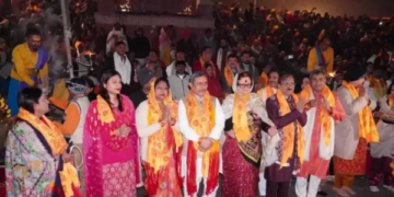 Mayors visited Saryu to see the supernatural beauty of Nihari Ramnagar and the development of changing Ayodhya by visiting Ram Ki Paidi.