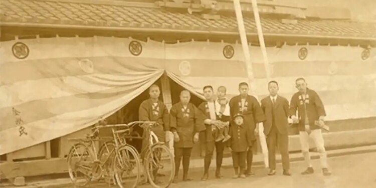 '41 generations and 1400 years...' This is the world's oldest company, which has not been closed till date.