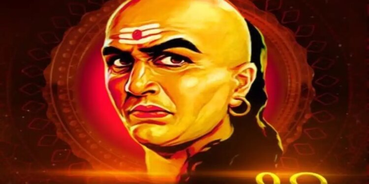 According to Chanakya Niti, such people can become a threat in your life, keep distance today itself otherwise you will have to face serious consequences.
