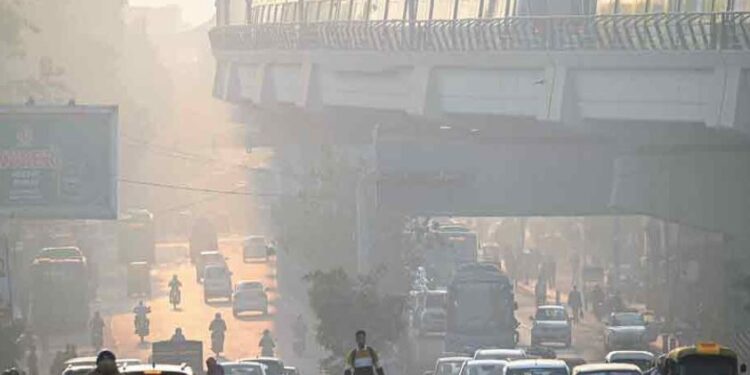Air quality of capital Delhi in 'poor' category, AQI recorded at 288