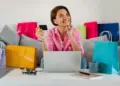 Announcement of the last sale of the year, a golden opportunity to buy everything from phone-laptop to electronics cheaply.