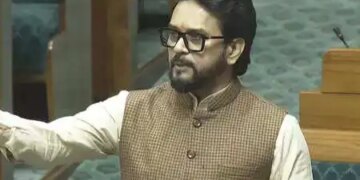 अनुराग ठाकुर ने टीएमसी सांसद पर ई-सिगरेट पीने का लगाया आरोप, लोकसभा में हंगामा