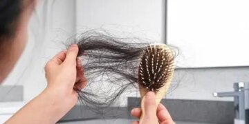 Are your hair falling due to these mistakes? Know the right methods of Ayurveda