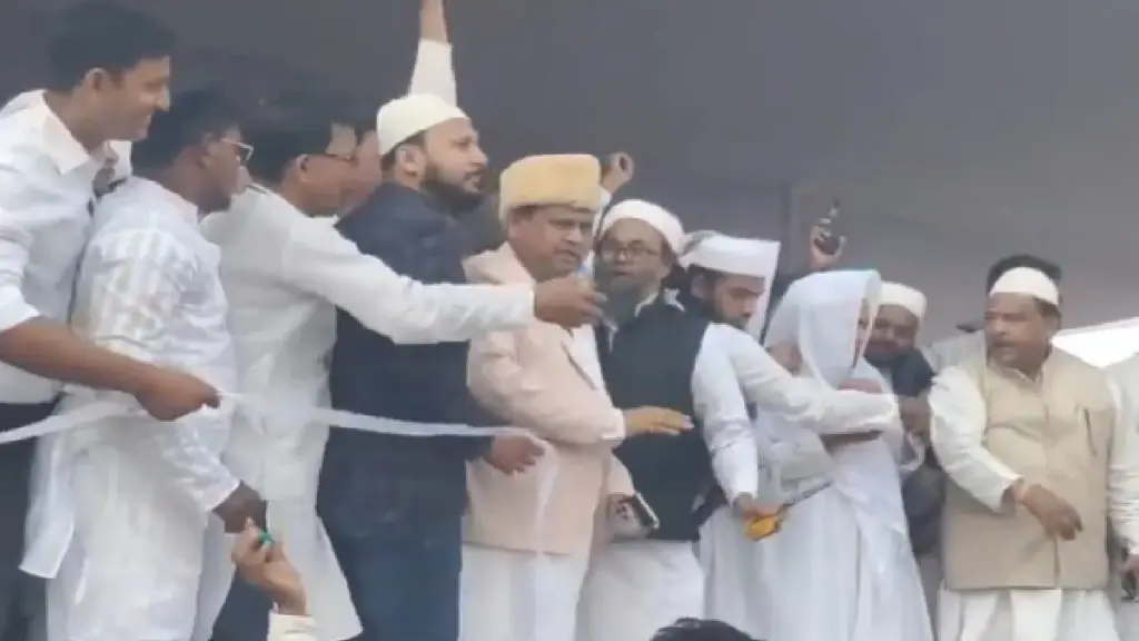 Babri Masjid By Humayun Kabir: Humayun Kabir did not agree, foundation stone of Babri Masjid laid in Murshidabad; Verbal spat intensity between BJP and TMC of Mamata Banerjee, Humayun Kabir laid the foundation stone of the Babri Masjid