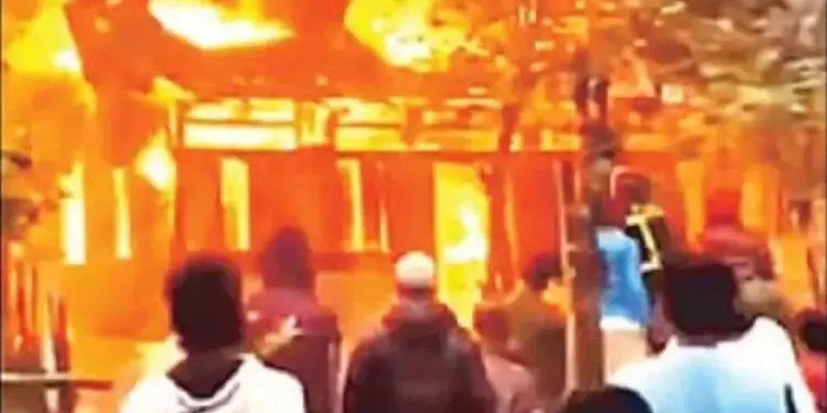 Bangladesh: Mob locked Hindu family in their house and set it on fire, life narrowly escaped