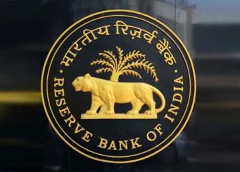 Banking crisis: RBI banned this bank and banned customers from withdrawing money, did you have an account in it?