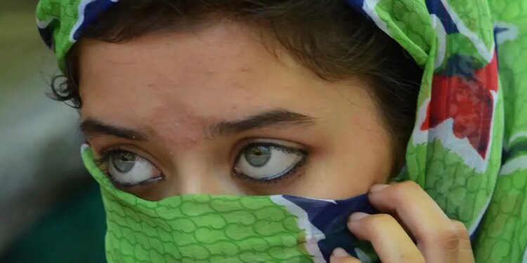 Beards and mustaches growing on girls' faces! WHO's Russian doctor told the shocking reason, know what is the reason?