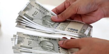 Big announcement of the government: Loan up to Rs 5 lakh without interest and guarantee, 8th pass can also apply